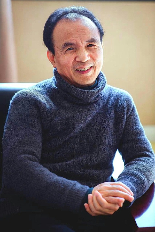 谭波